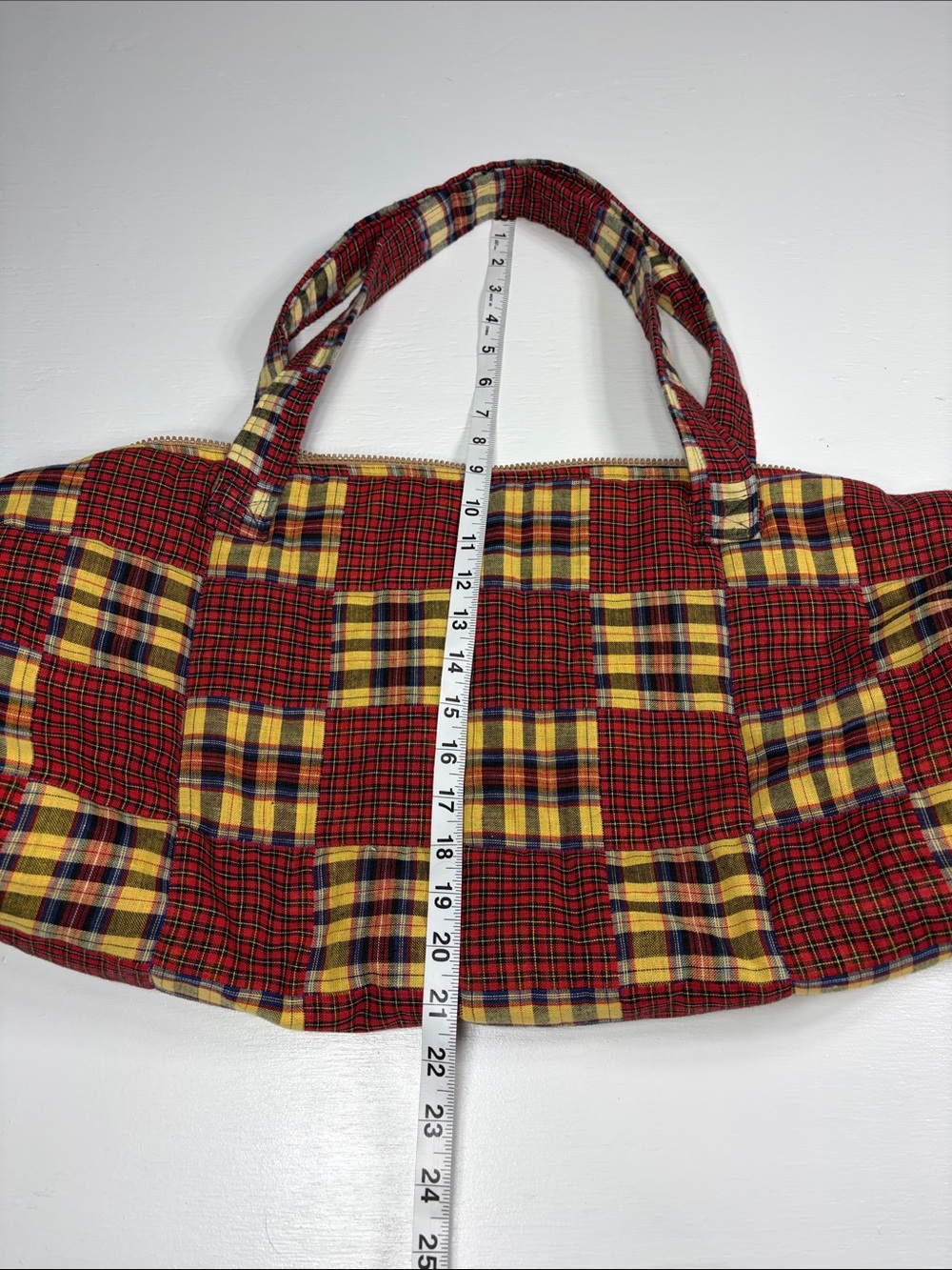 Handmade quilted duffel bag plaid outside with floral lined inside - Picture 4 of 8